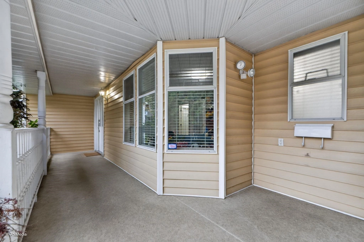 Dining Area Photo of 13747 63a Avenue, Surrey, BC