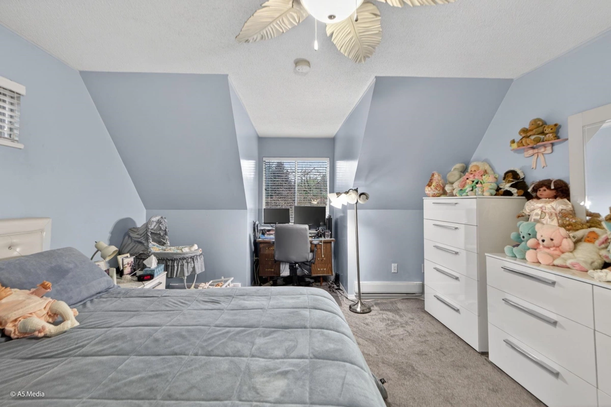Entry Foyer Photo of 13747 63a Avenue, Surrey, BC