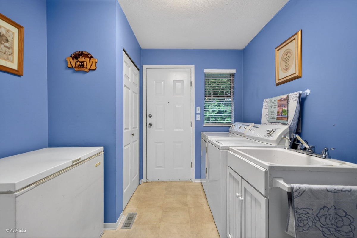 Loft / Bonus Room Photo of 13747 63a Avenue, Surrey, BC