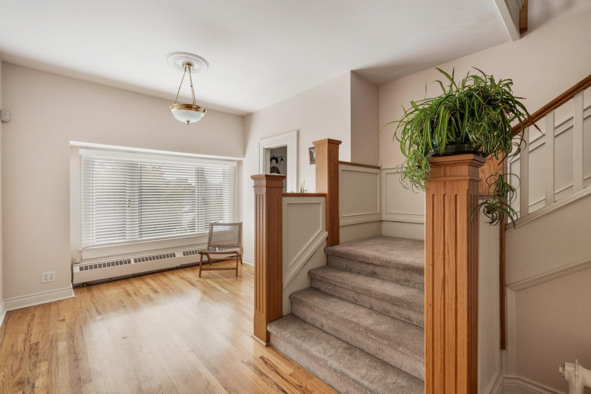 Guest Bathroom Photo of 35280 Ewert Avenue, Mission, BC