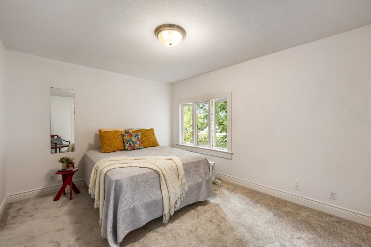 Hallway Photo of 35280 Ewert Avenue, Mission, BC