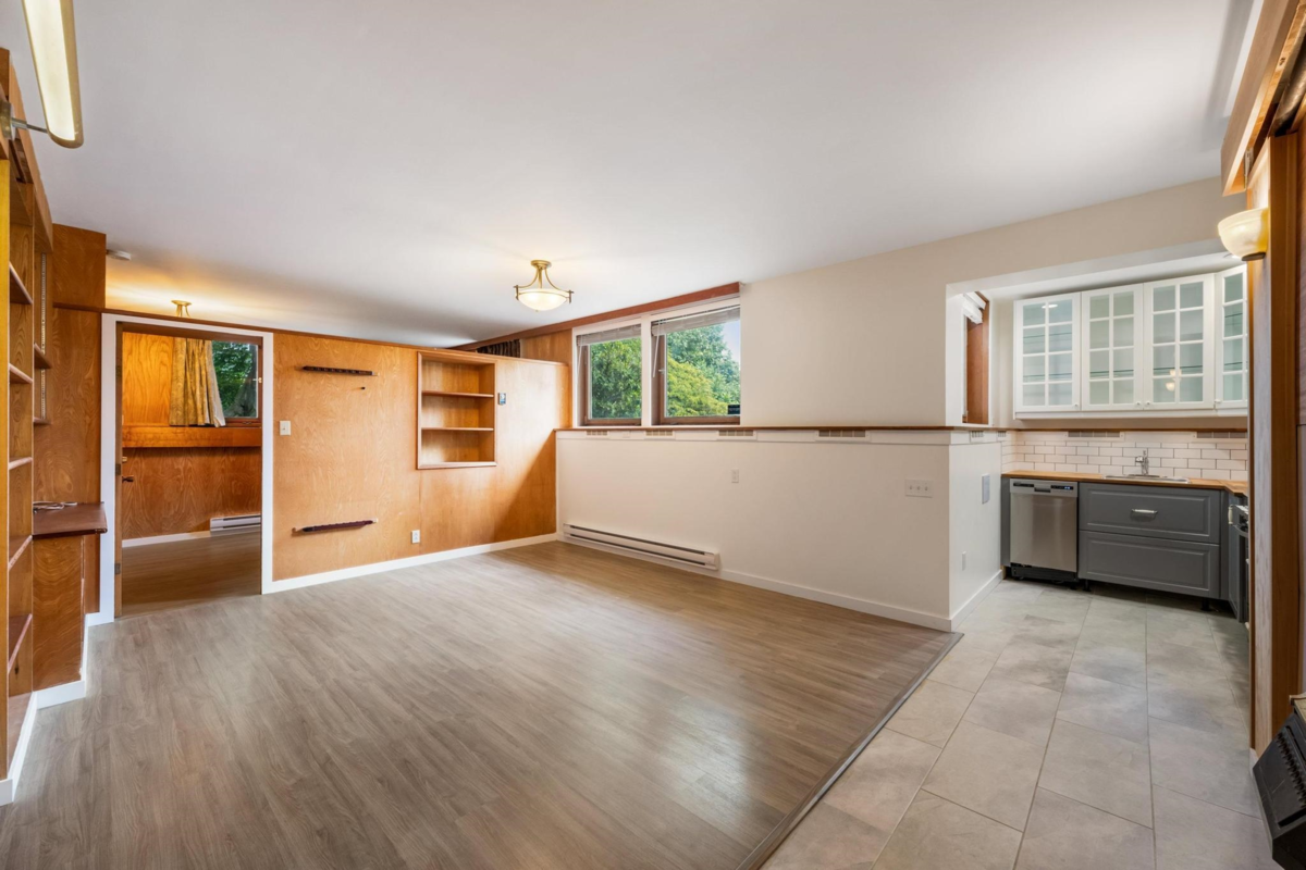 Swimming Pool Photo of 35280 Ewert Avenue, Mission, BC