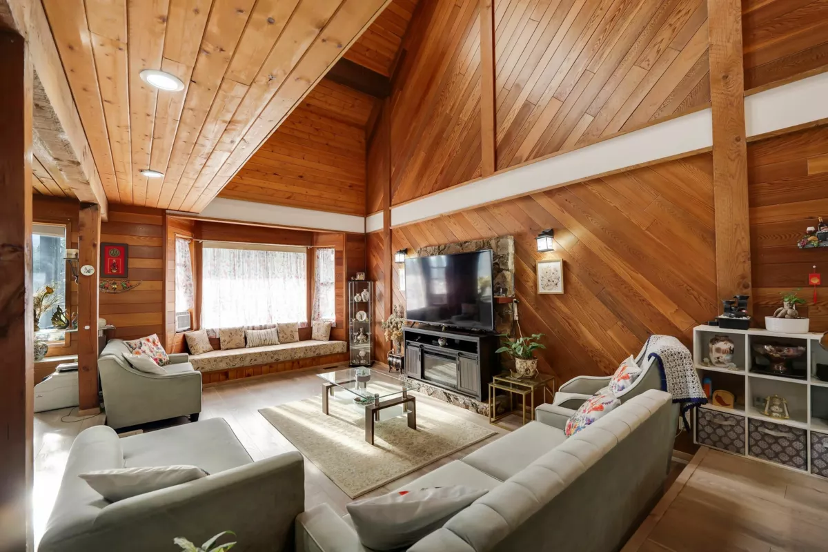 Kitchen Island Photo of 4000 Highway 99, Squamish, BC