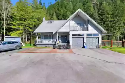 Front Yard Photo of 4000 Highway 99, Squamish, BC