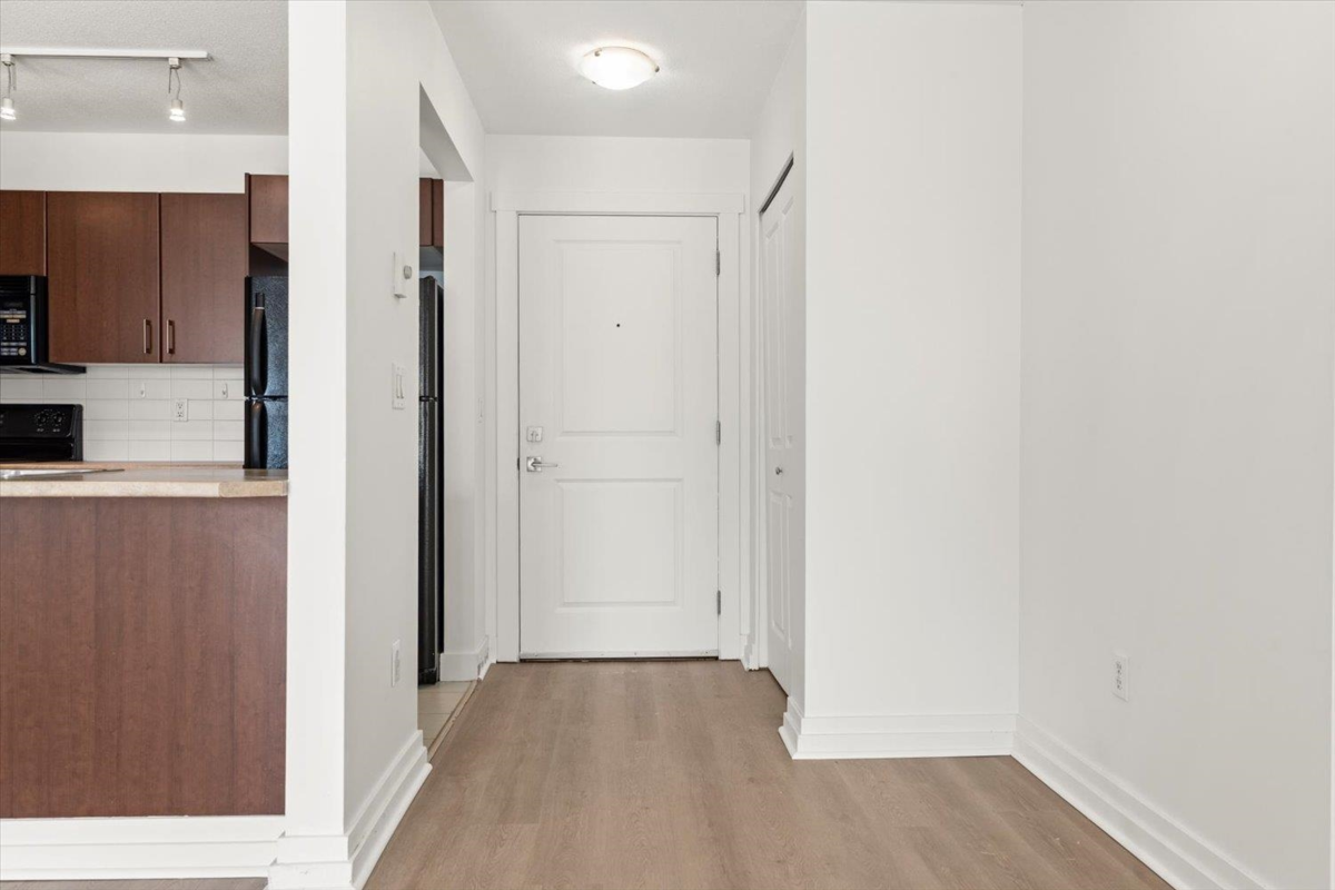 Dining Area Photo of 109 45555 Yale Road, Chilliwack, BC