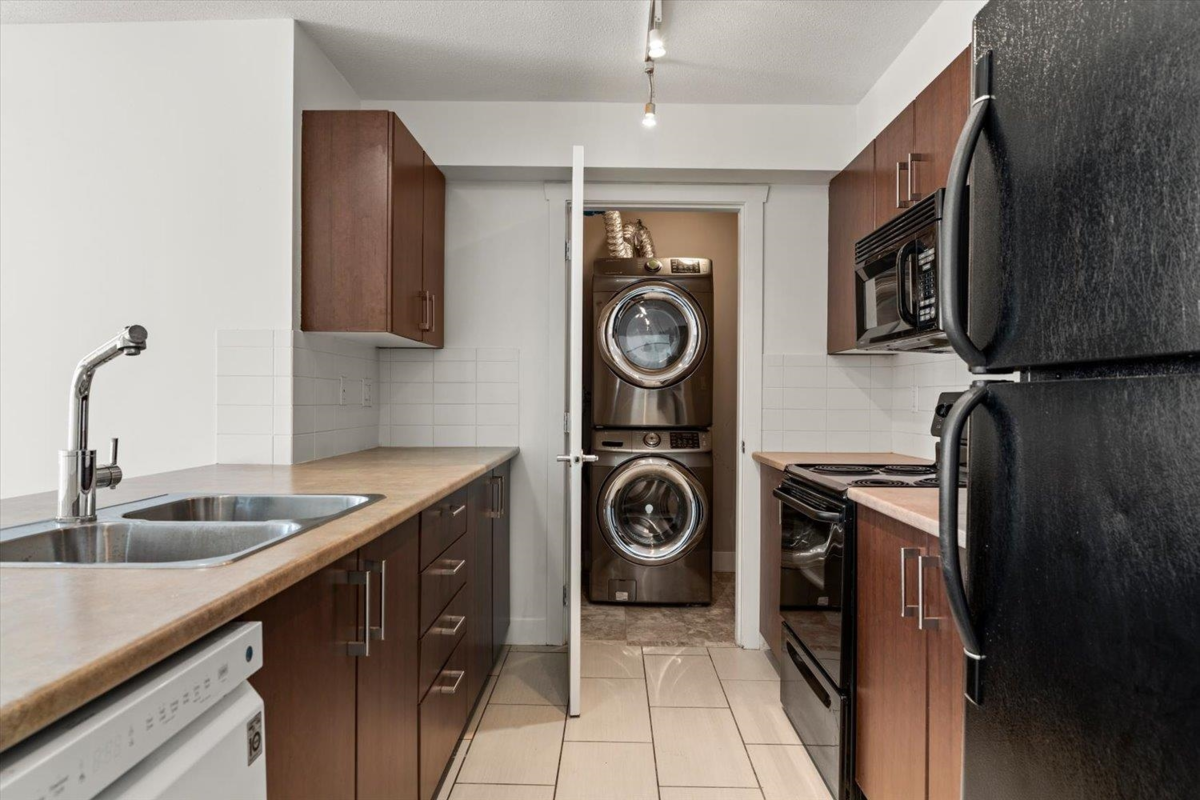Living Room Photo of 109 45555 Yale Road, Chilliwack, BC