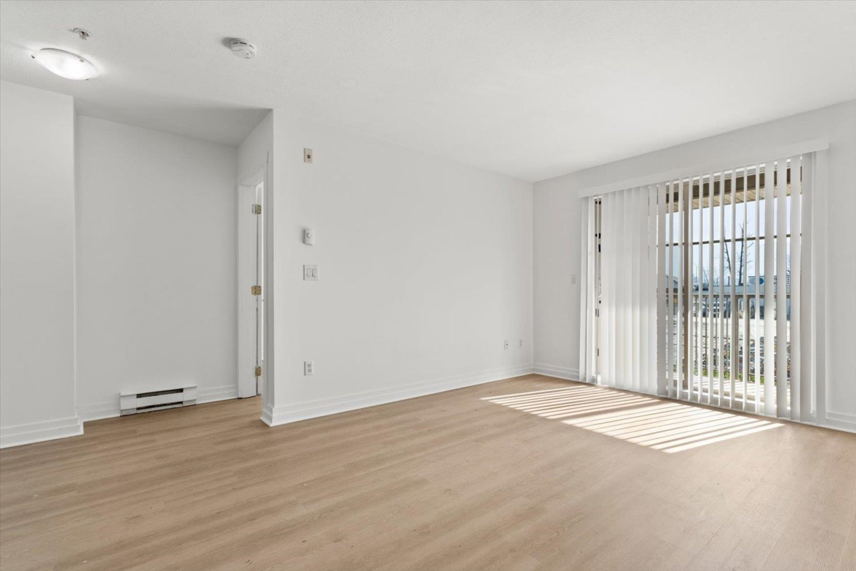 Primary Bathroom Photo of 109 45555 Yale Road, Chilliwack, BC