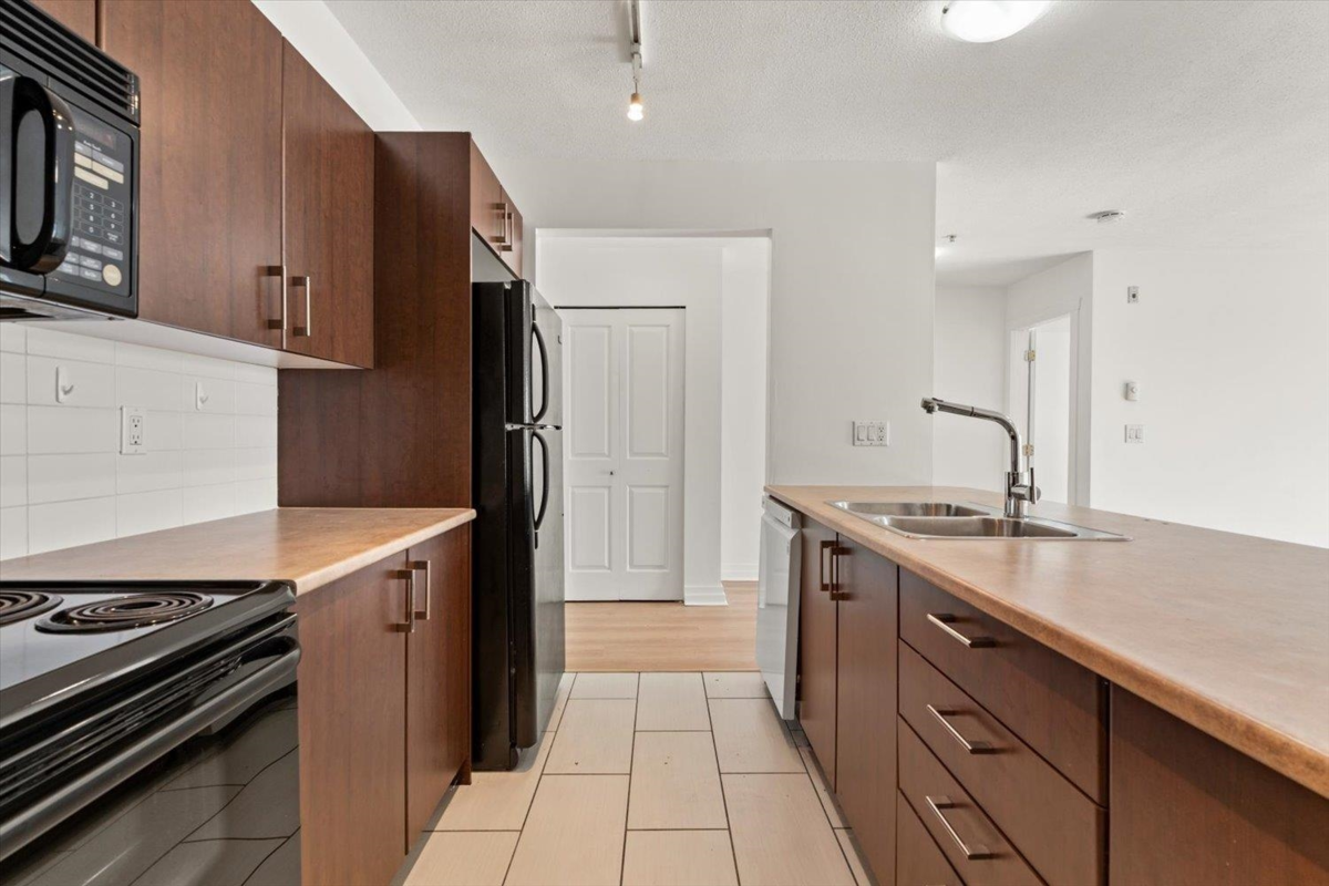 Primary Bedroom Photo of 109 45555 Yale Road, Chilliwack, BC