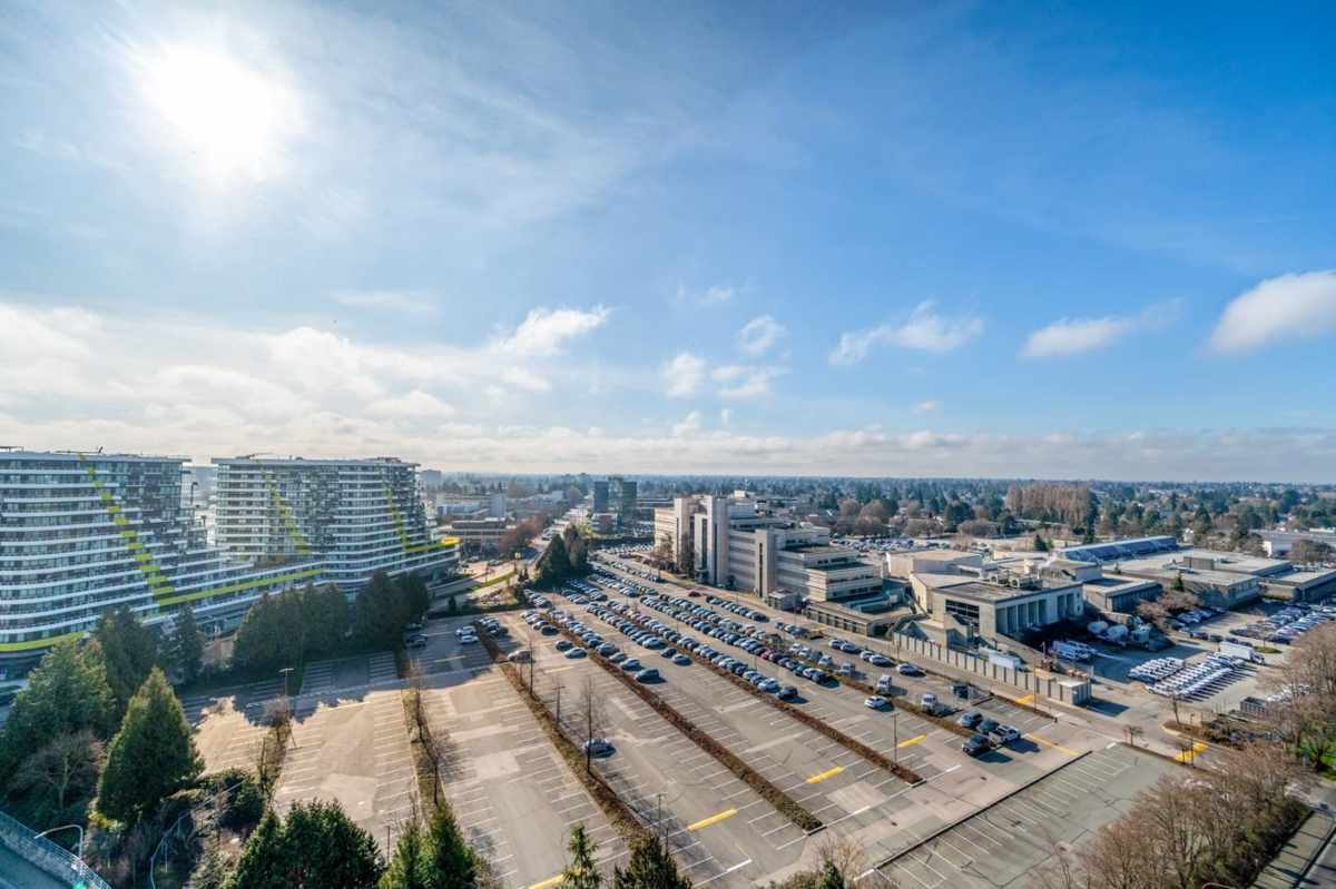 Hallway Photo of 1708 6971 Elmbridge Way, Richmond, BC