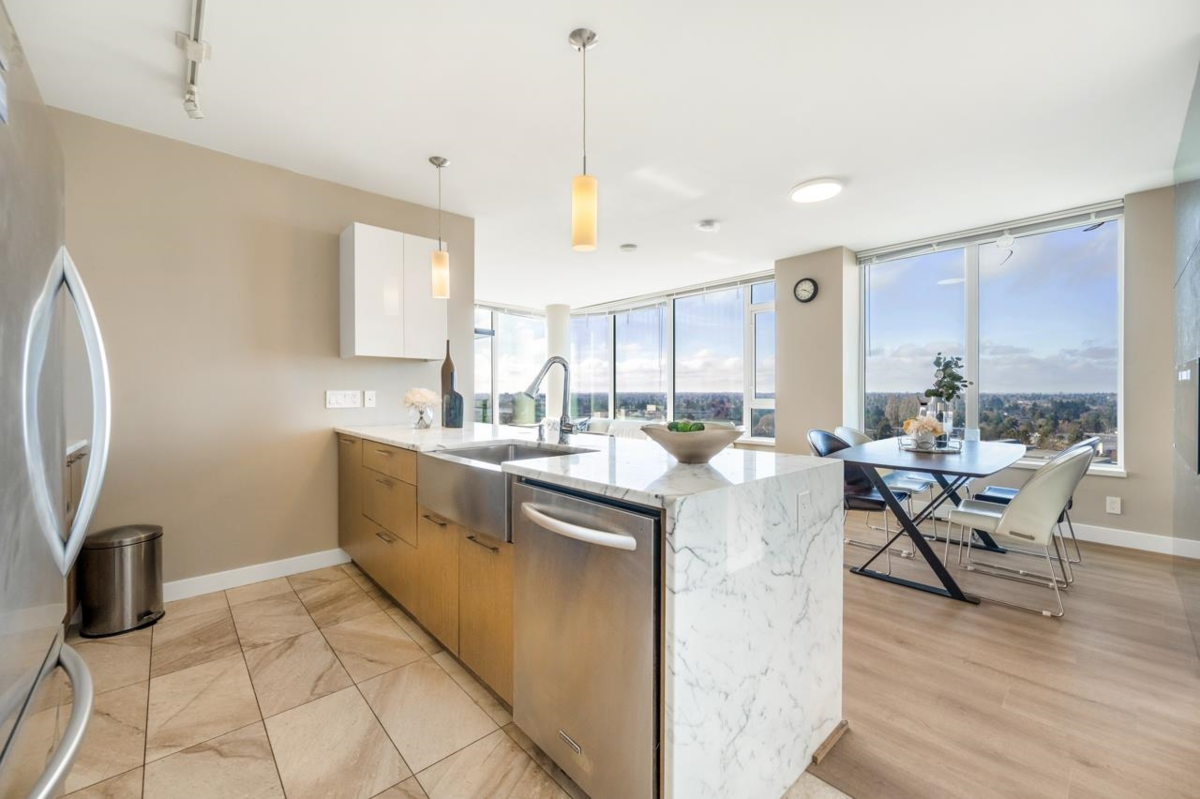 Walk-In Closet Photo of 1708 6971 Elmbridge Way, Richmond, BC