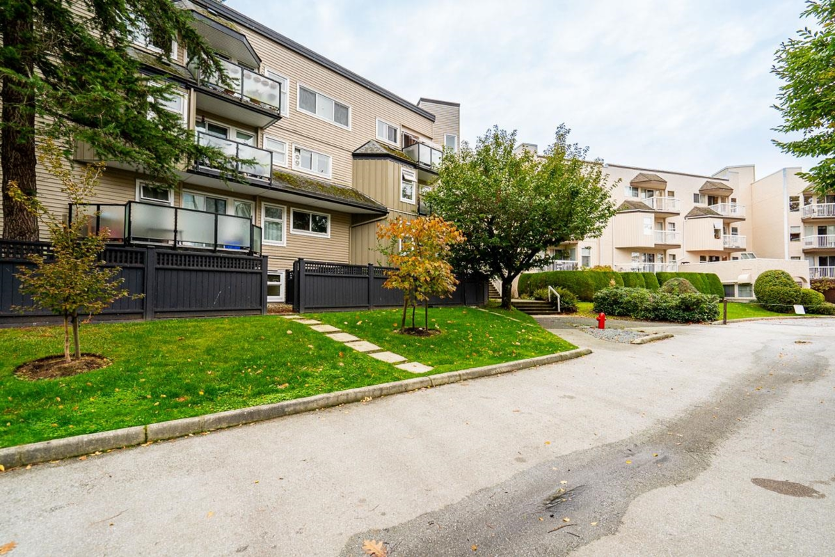 Laundry Room Photo of 8 1850 E Southmere Crescent, Surrey, BC