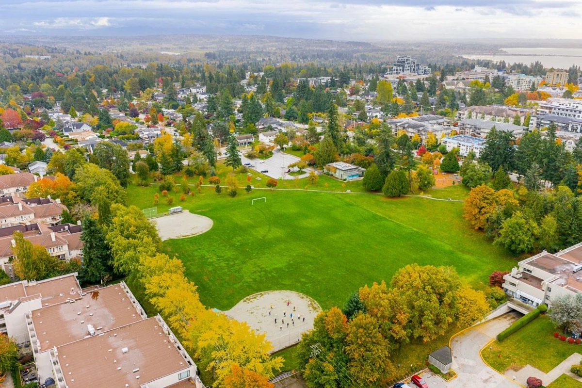 Outdoor Deck Photo of 8 1850 E Southmere Crescent, Surrey, BC
