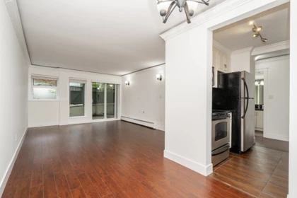 8 1850 E Southmere Crescent, Surrey, BC, Surrey — Apartment/Condo for sale