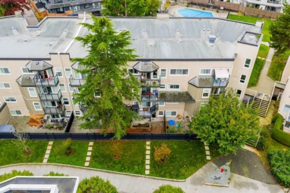 Staircase Photo of 8 1850 E Southmere Crescent, Surrey, BC