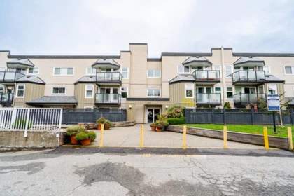 Swimming Pool Photo of 8 1850 E Southmere Crescent, Surrey, BC