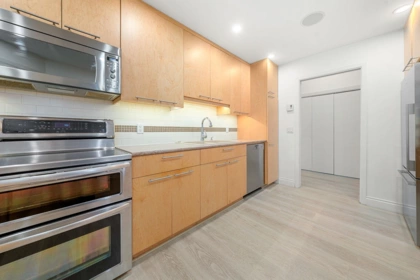 Office / Den Photo of 101 2408 Haywood Avenue, West Vancouver, BC