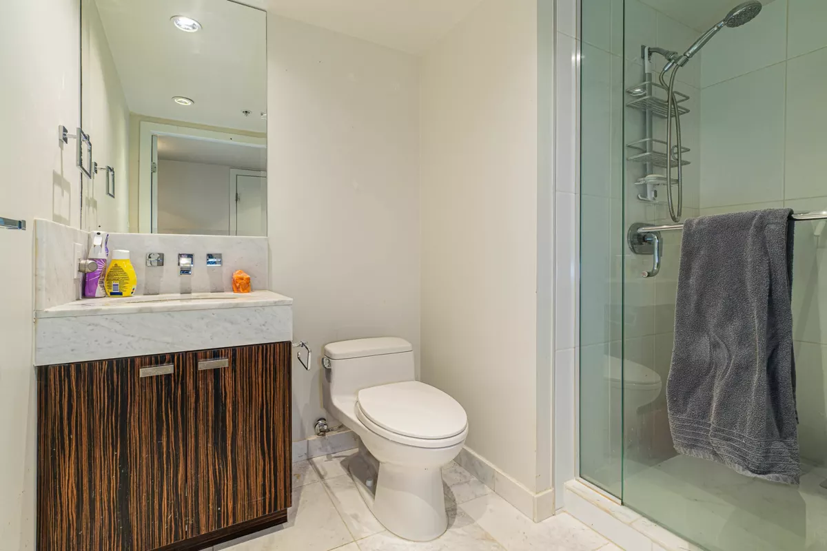 Kitchen Photo of 1601 788 Richards Street, Vancouver, BC