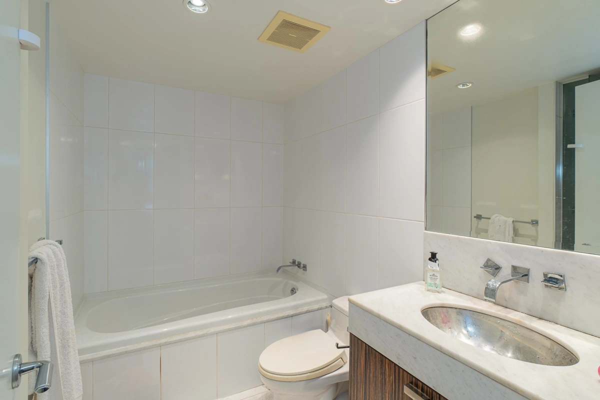 Primary Bathroom Photo of 1601 788 Richards Street, Vancouver, BC