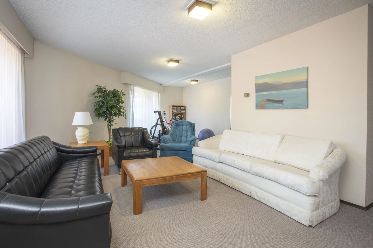 Garden / Landscaping Photo of 202 1381 Martin Street, White Rock, BC