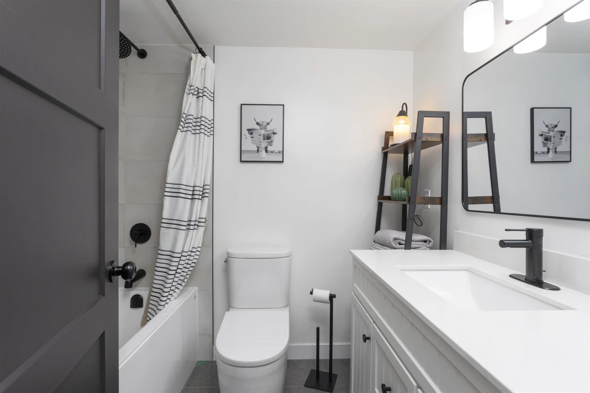 Laundry Room Photo of 202 1381 Martin Street, White Rock, BC