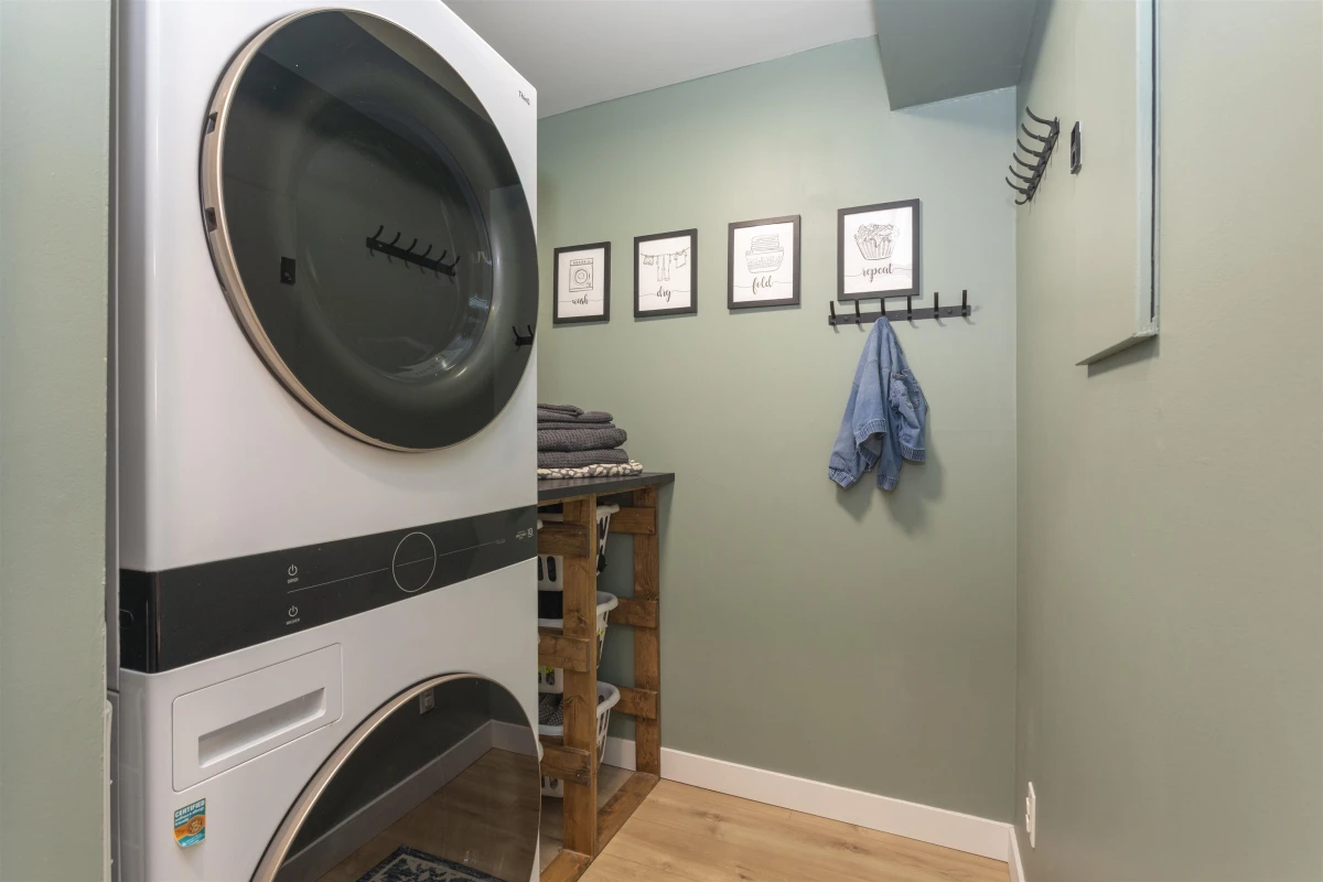 Powder Room Photo of 202 1381 Martin Street, White Rock, BC