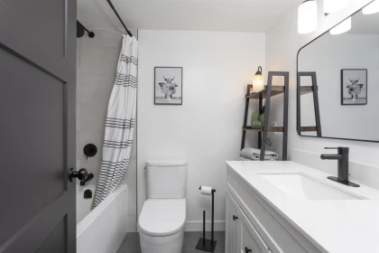 Laundry Room Photo of 202 1381 Martin Street, White Rock, BC