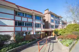 202 1381 Martin Street, White Rock, BC