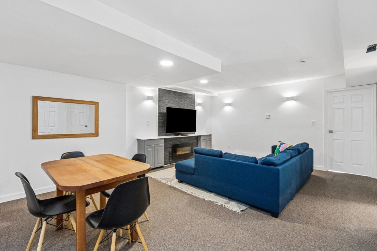 Entry Foyer Photo of 5709 Owl Court, North Vancouver, BC