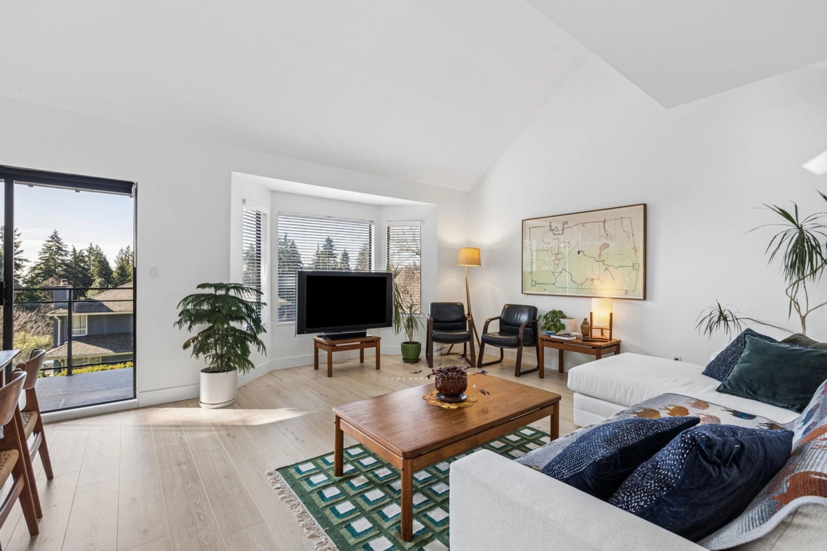 Kitchen Photo of 5709 Owl Court, North Vancouver, BC