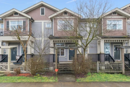 20362 84 Avenue, Langley, BC, Langley — Row House (Non-Strata) for sale