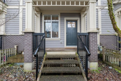 20362 84 Avenue, Langley, BC, Langley — Row House (Non-Strata) for sale