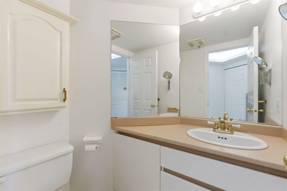 Dining Area Photo of 505 13383 108 Ave Avenue, Surrey, BC