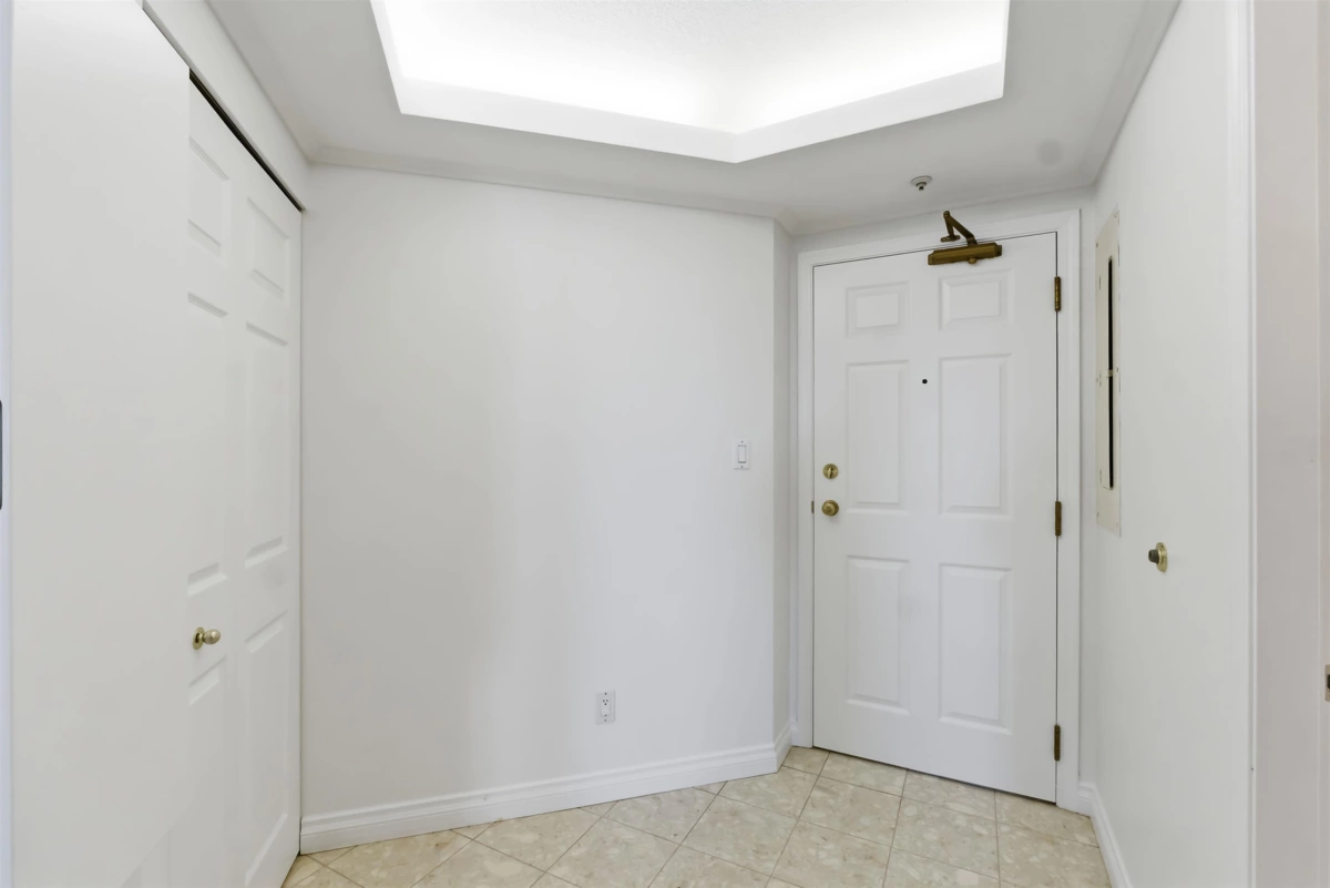 Family Room Photo of 505 13383 108 Ave Avenue, Surrey, BC