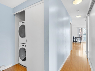 Entry Foyer Photo of 311 168 Powell Street, Vancouver, BC