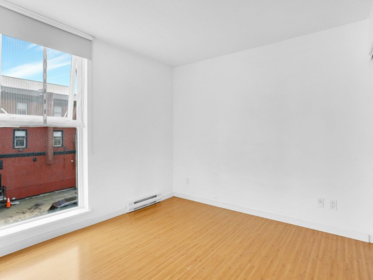 Powder Room Photo of 311 168 Powell Street, Vancouver, BC