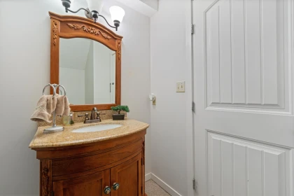 Entry Foyer Photo of 21034 Barker Avenue, Maple Ridge, BC
