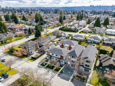 Outdoor Patio Photo of 3 6692 Napier Street, Burnaby, BC