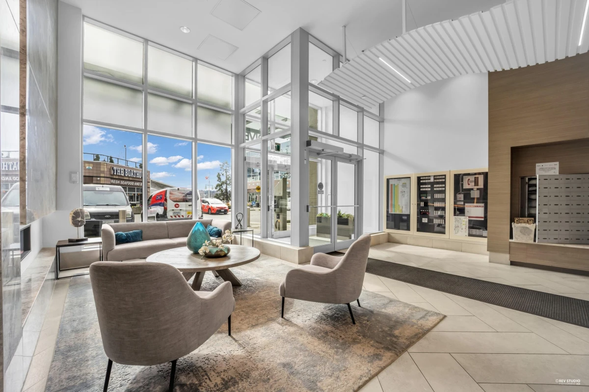 Living Room Photo of 811 908 Quayside Drive, New Westminster, BC