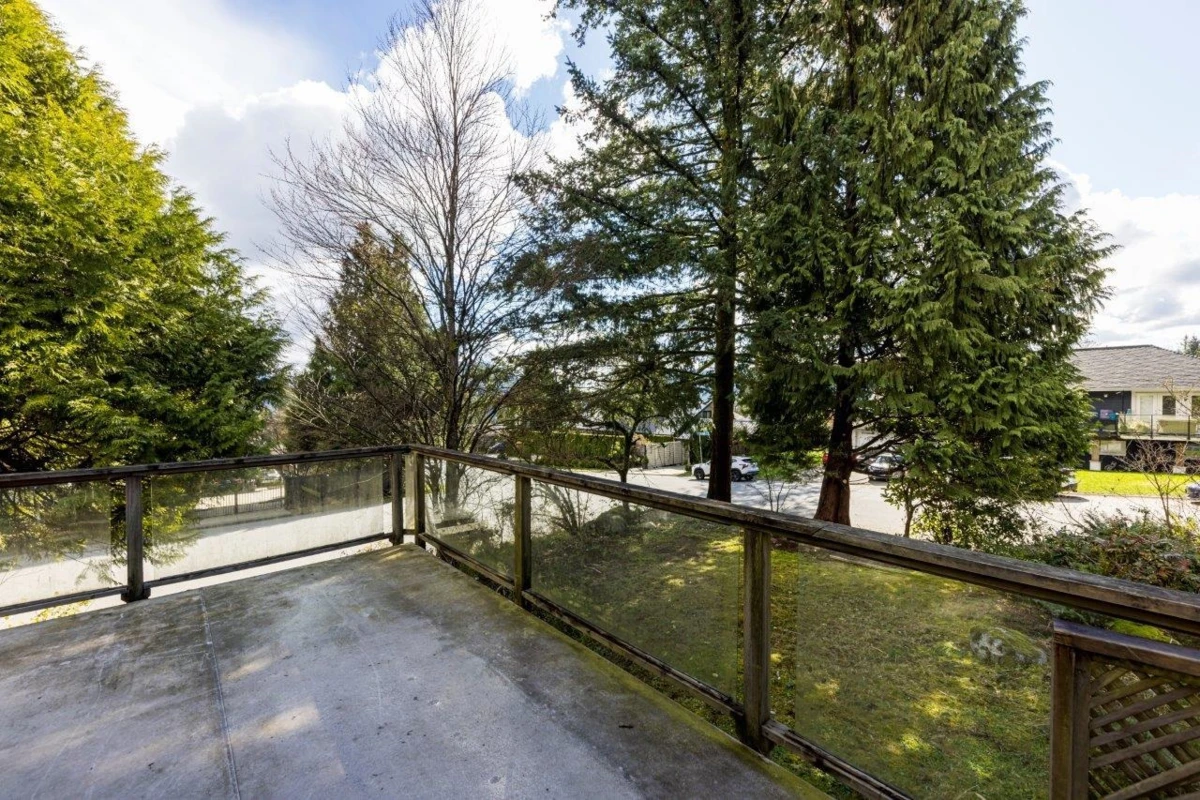 Dining Area Photo of 981 Friar Crescent, North Vancouver, BC