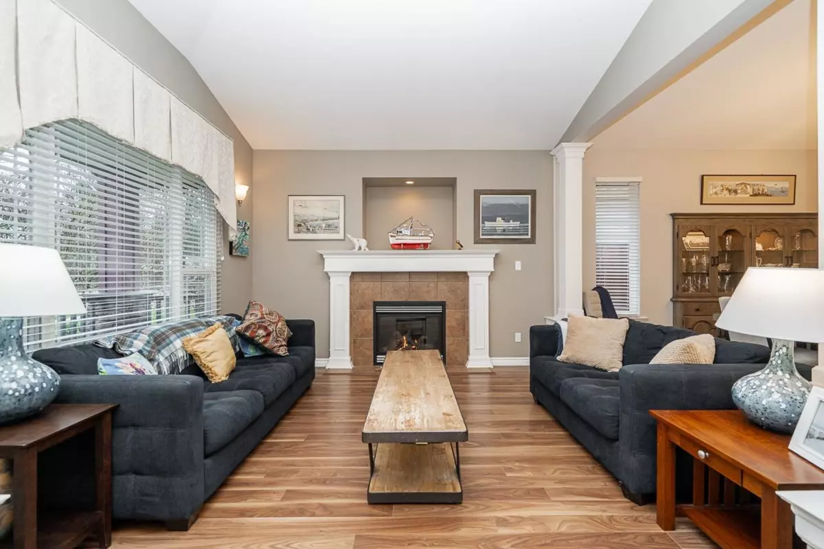 Dining Area Photo of 21118 123 Avenue, Maple Ridge, BC