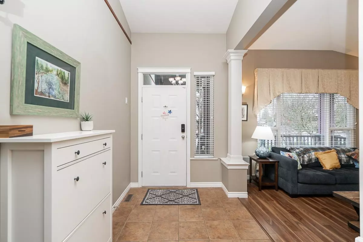 Family Room Photo of 21118 123 Avenue, Maple Ridge, BC