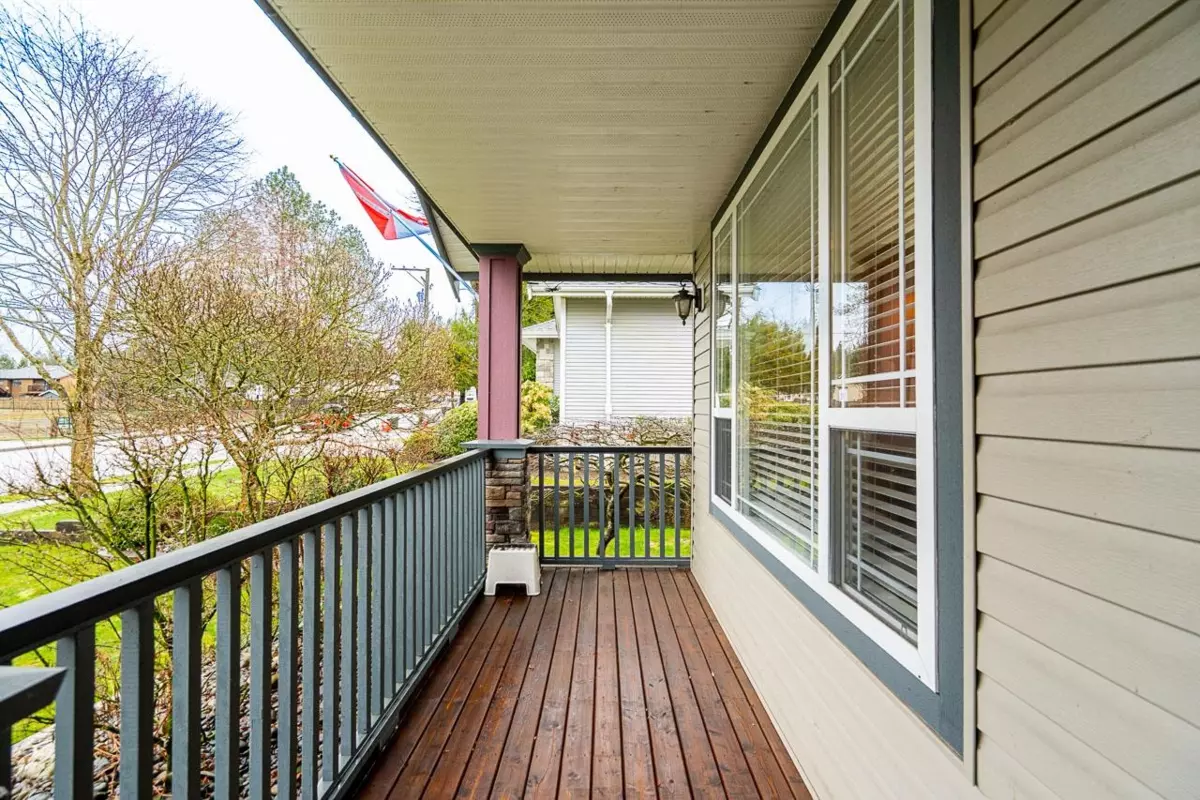 Living Room Photo of 21118 123 Avenue, Maple Ridge, BC