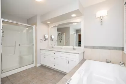 Entry Foyer Photo of 21118 123 Avenue, Maple Ridge, BC