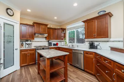 Primary Bedroom Photo of 21118 123 Avenue, Maple Ridge, BC
