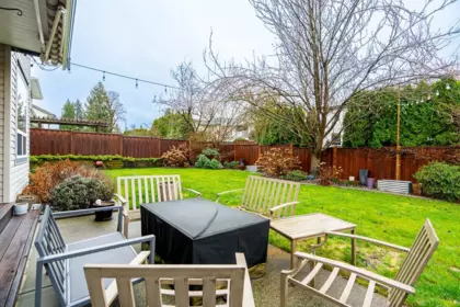 Swimming Pool Photo of 21118 123 Avenue, Maple Ridge, BC