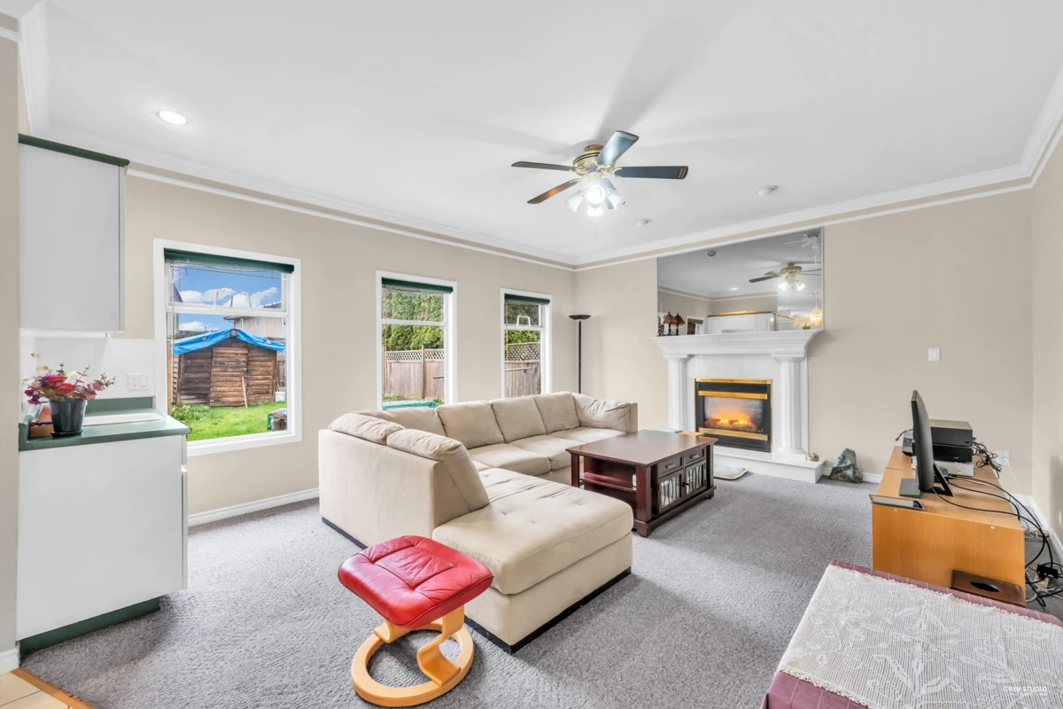 Family Room Photo of 10560 Railway Avenue, Richmond, BC