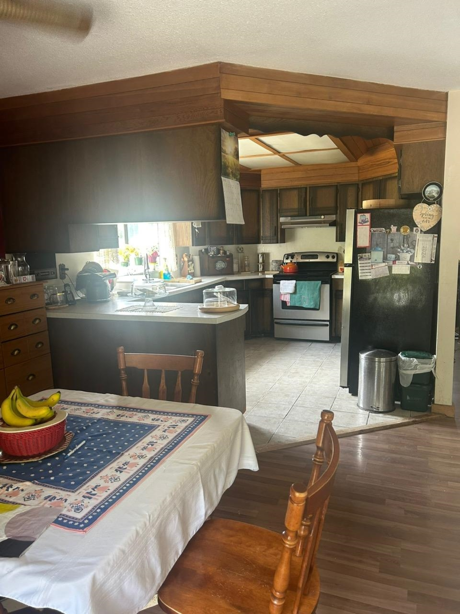 Dining Area Photo of 9860 160 Street, Surrey, BC