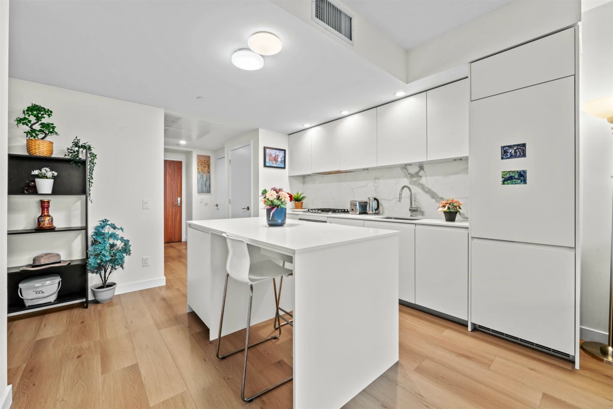 Dining Area Photo of 706 6463 Silver Avenue, Burnaby, BC