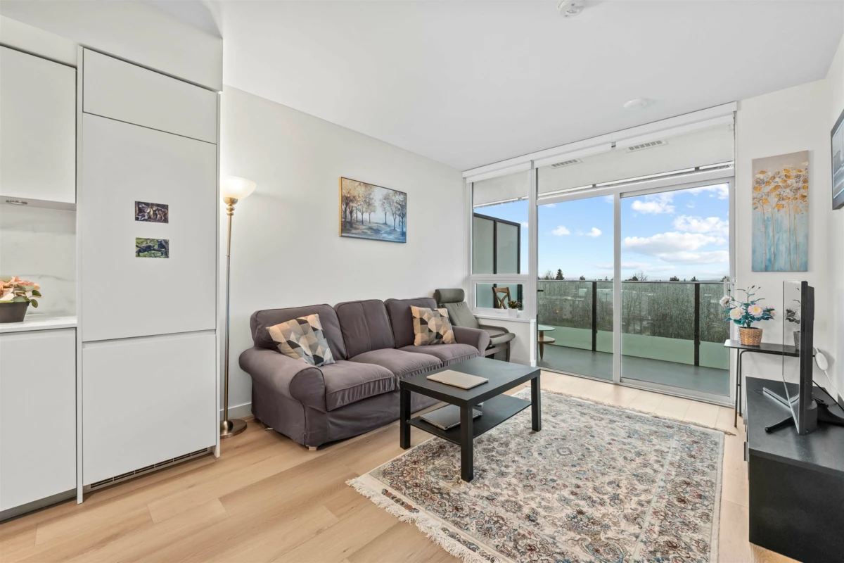 Family Room Photo of 706 6463 Silver Avenue, Burnaby, BC