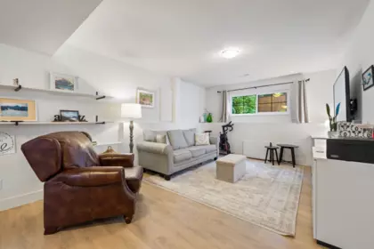 Hallway Photo of 13482 16 Avenue, Surrey, BC